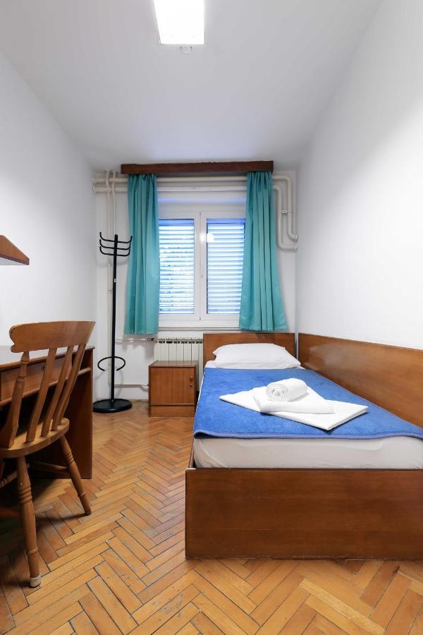 Rooms Studentsko Naselje Ivan Goran Kovacic Риека Номер фото
