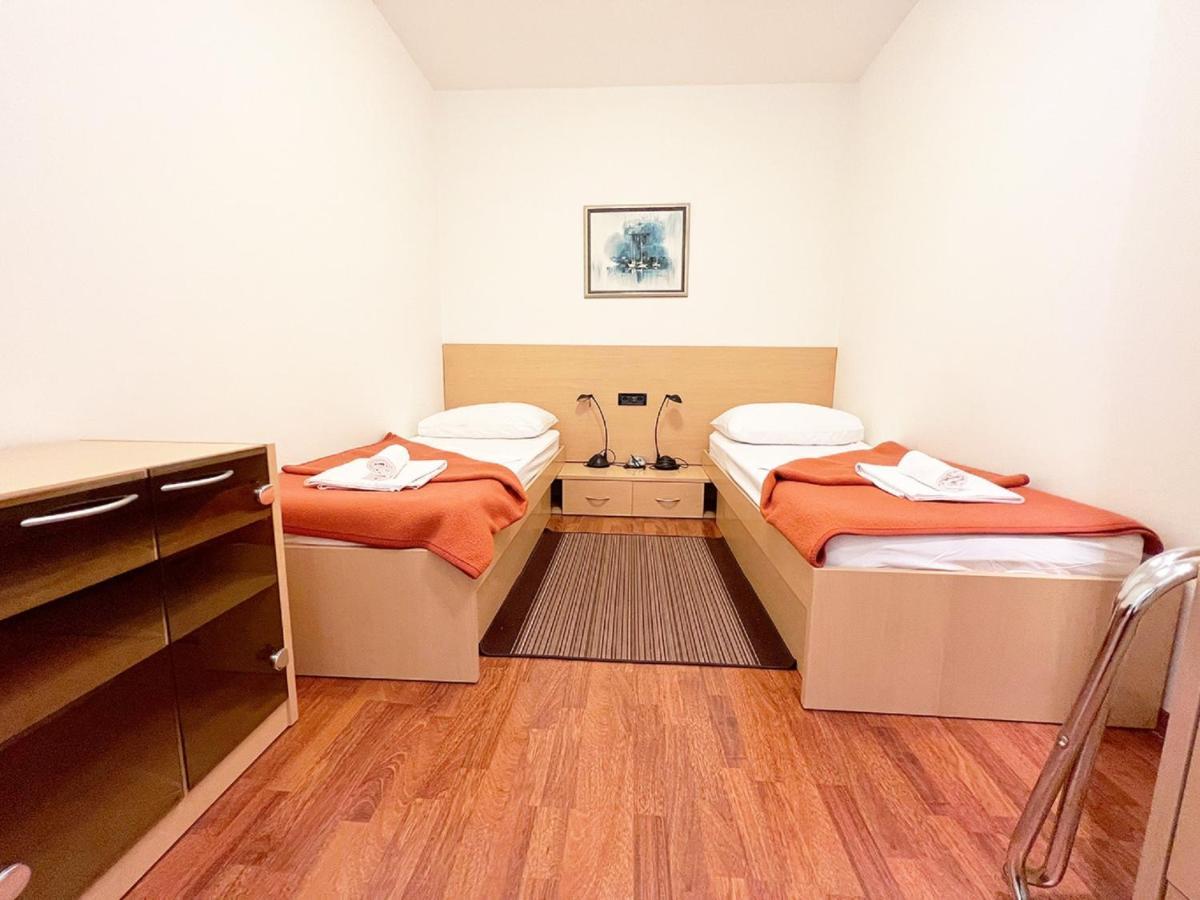 Rooms Studentsko Naselje Ivan Goran Kovacic Риека Номер фото