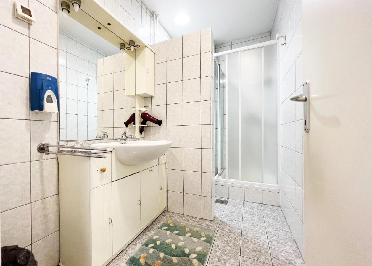 Rooms Studentsko Naselje Ivan Goran Kovacic Риека Номер фото