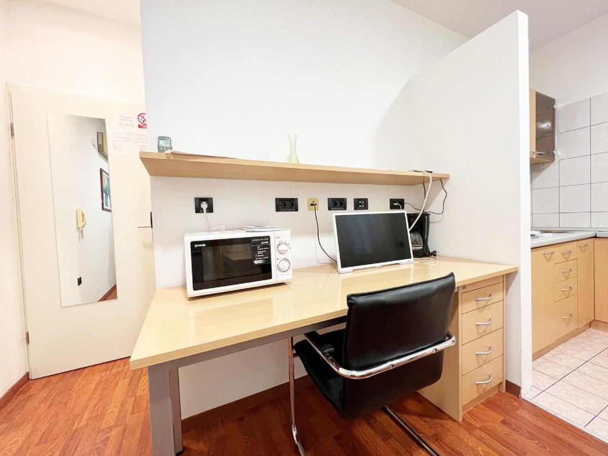 Rooms Studentsko Naselje Ivan Goran Kovacic Риека Номер фото